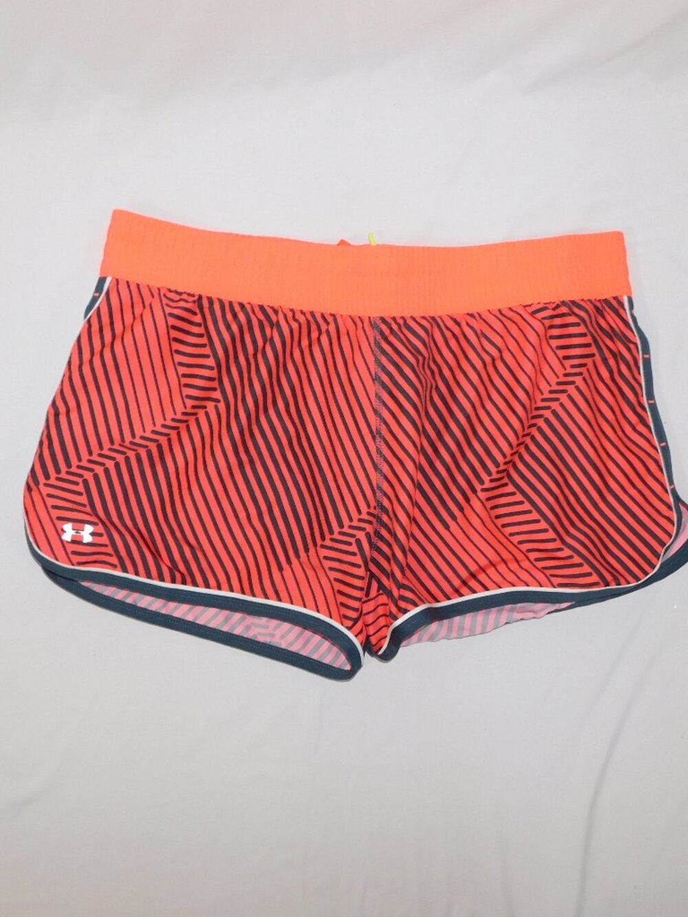 Under Armour Heatgear Semi Fitted Orange Black Great Escape 3 Running Shorts XL